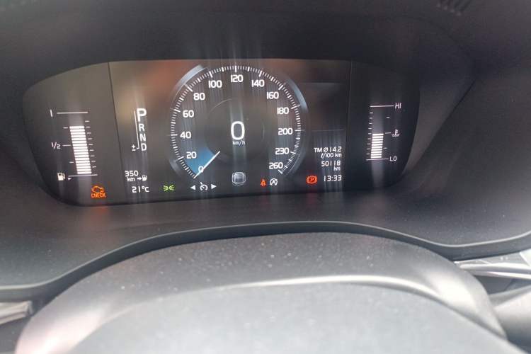 Used Volvo XC60 2019 T4 Zhiyi Edition China V Standard Odometer Close Up