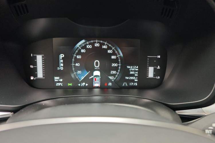 Used Volvo XC60 2019 T5 4x4 Smart Edition China V Standard Odometer Close Up