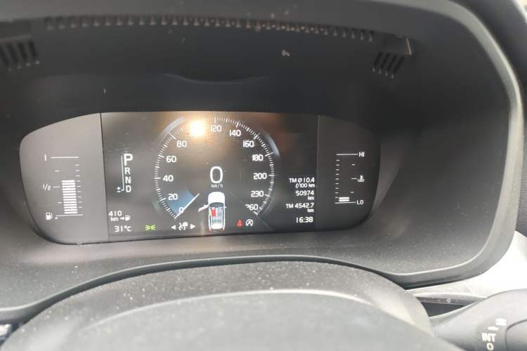 Used Volvo XC60 2019 T5 4x4 Smart Edition China V Standard Odometer Close Up