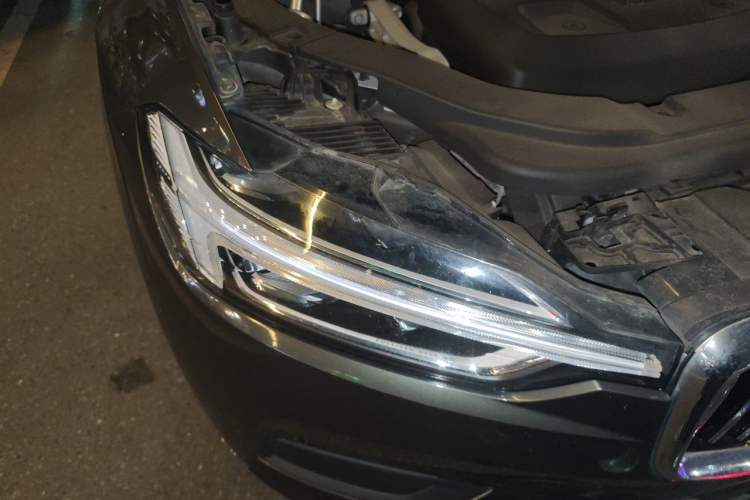 Used Volvo XC60 2019 T5 4x4 Smart Edition China V Standard Right Front Headlight
