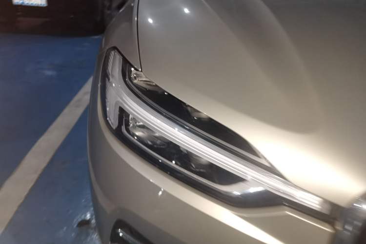 Used Volvo XC60 2019 T5 4x4 Smart Edition China V Standard Right Front Headlight