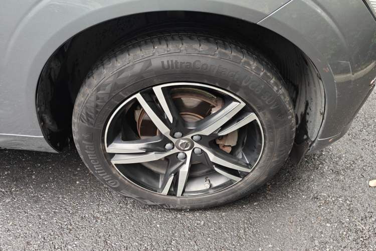 Used Volvo XC60 2019 T5 4x4 Zhiyuan Sport Edition China V Standard Right Front Wheel Hub