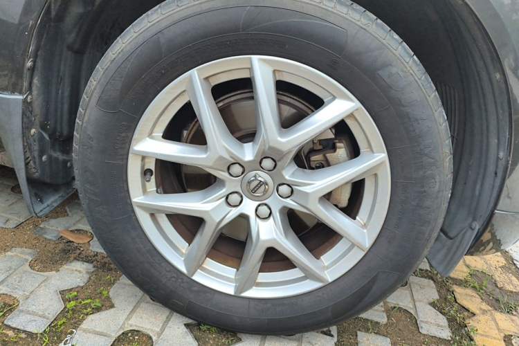 Used Volvo XC60 2019 T5 4x4 Smart Edition China V Standard Right Front Wheel Hub