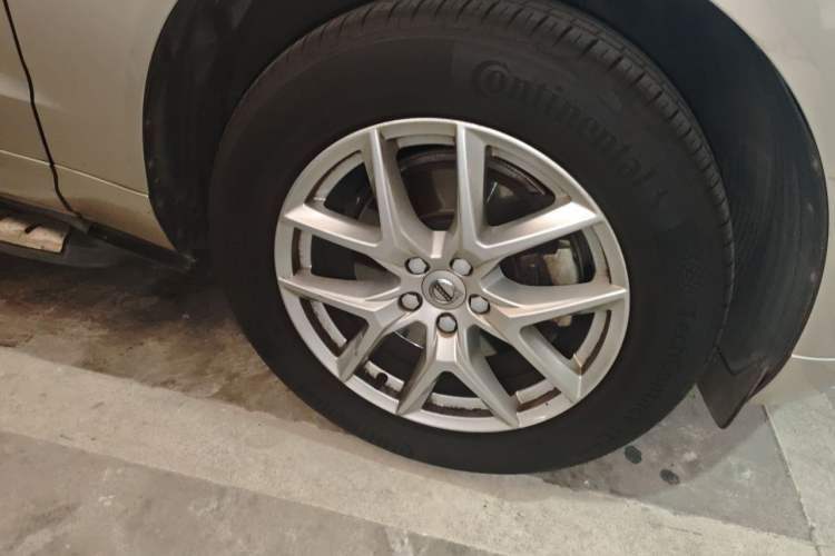 Used Volvo XC60 2019 T5 4x4 Smart Edition China VI Standard Right Front Wheel Hub