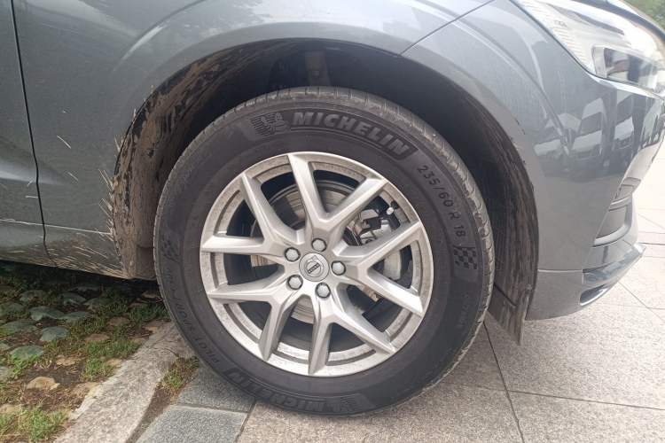 Used Volvo XC60 2019 T4 Zhiyi Edition China V Standard Right Front Wheel Hub