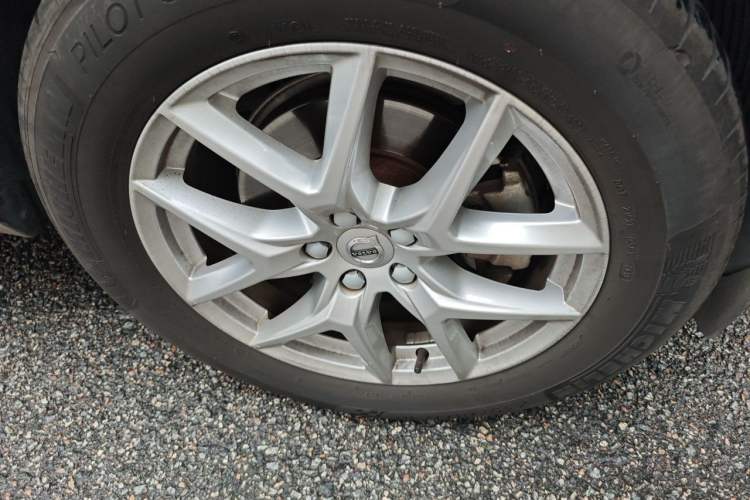 Used Volvo XC60 2019 T5 4x4 Smart Edition China V Standard Right Front Wheel Hub