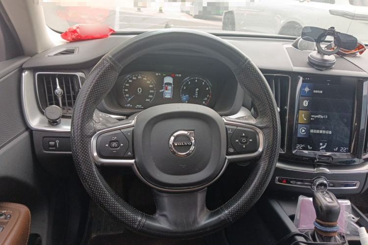Used Volvo XC60 2019 T5 4x4 Smart Edition China V Standard Steering Wheel