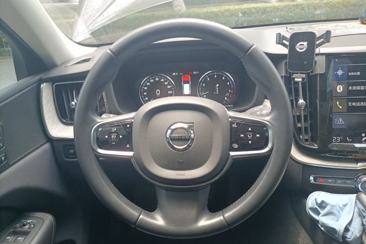 Used Volvo XC60 2019 T5 4x4 Smart & Dynamic Sport Edition China VI Standard Steering Wheel