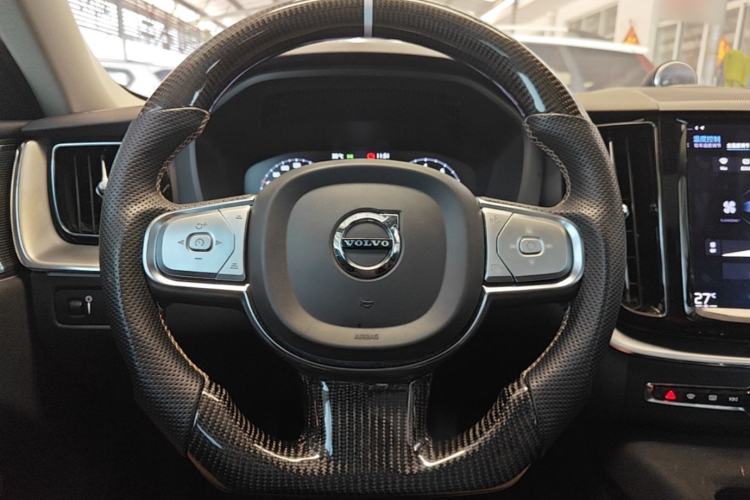 Used Volvo XC60 2019 T5 4x4 Smart Edition China VI Standard Steering Wheel