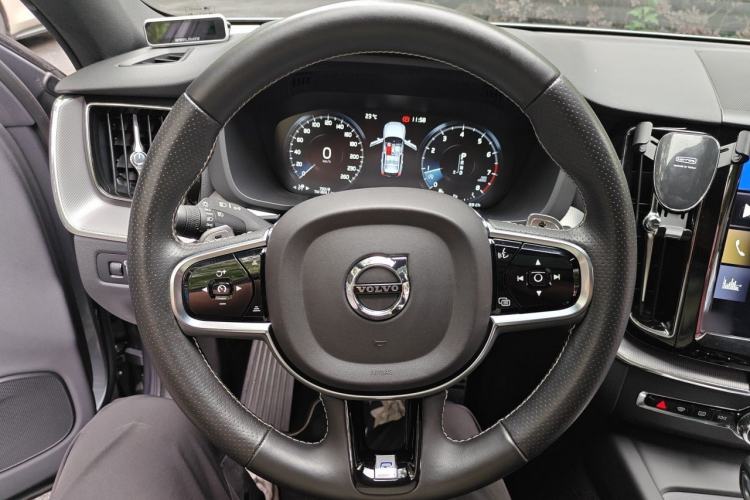 Used Volvo XC60 2019 T5 4x4 Zhiyuan Sport Edition China V Standard Steering Wheel