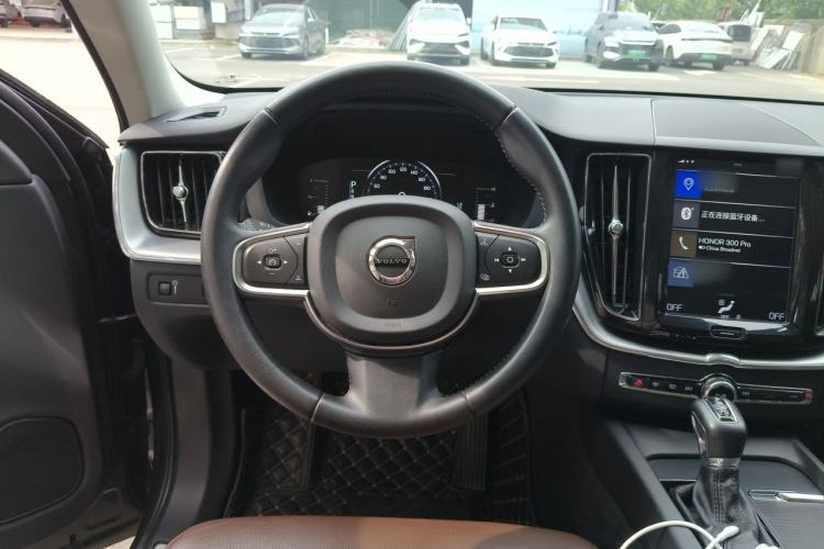Used Volvo XC60 2019 T5 4x4 Smart Edition China VI Standard Steering Wheel