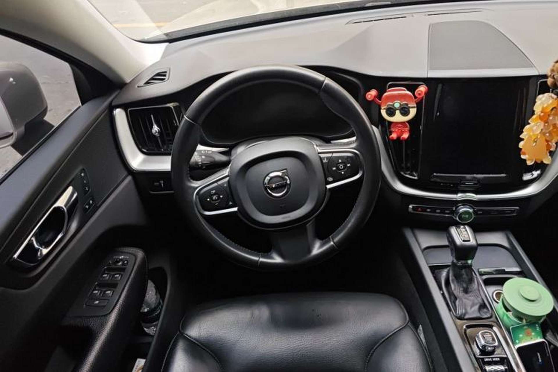 Used Volvo XC60 2019 T5 4x4 Smart Edition China V Standard Steering Wheel
