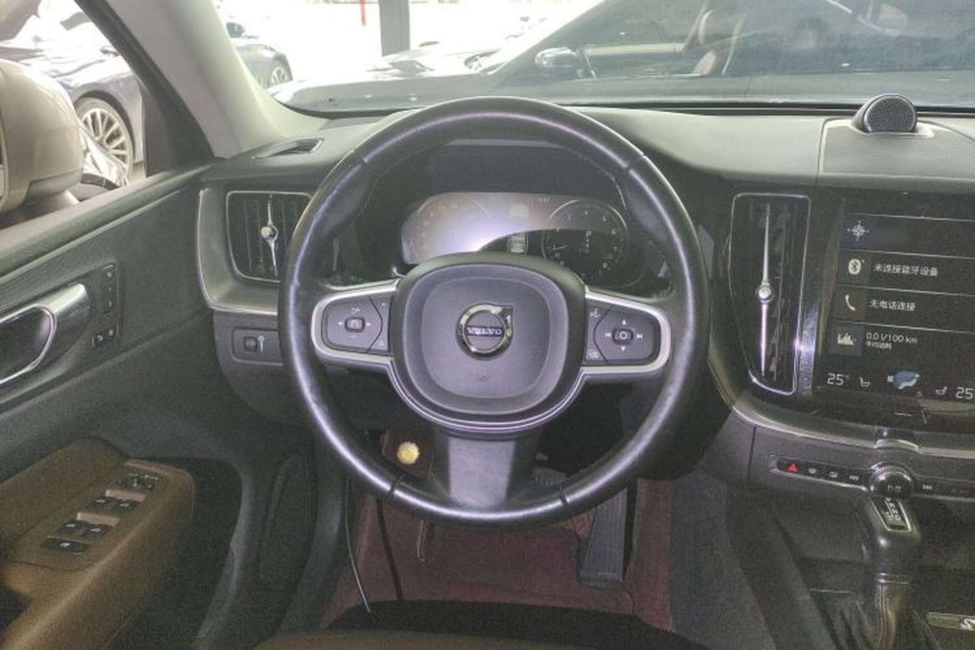 Used Volvo XC60 2019 T5 4x4 Smart Edition China V Standard Steering Wheel