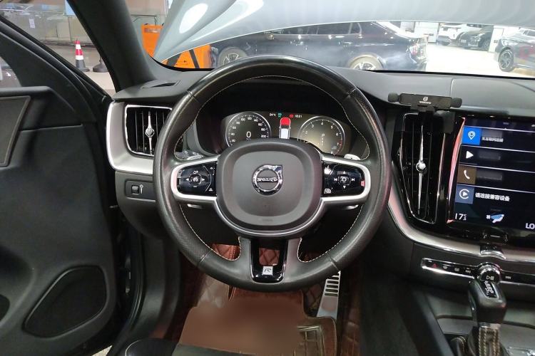 Used Volvo XC60 2019 T5 4x4 Zhiyuan Sport Edition China V Standard Steering Wheel