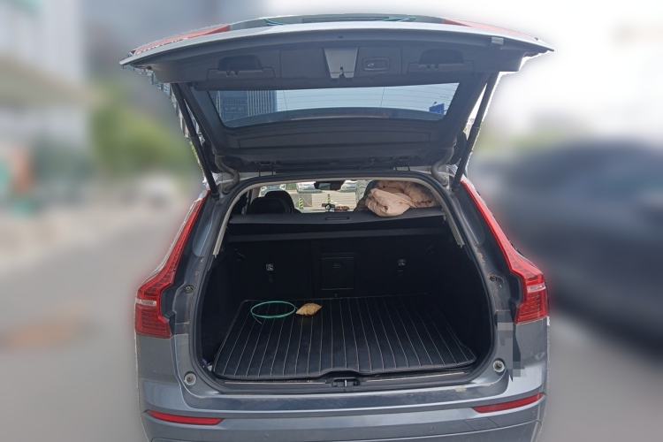 Used Volvo XC60 2019 T5 4x4 Smart Edition China V Standard Trunk