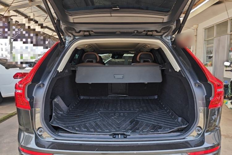 Used Volvo XC60 2019 T5 4x4 Smart Edition China VI Standard Trunk