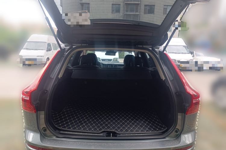 Used Volvo XC60 2019 T4 Zhiyi Edition China V Standard Trunk