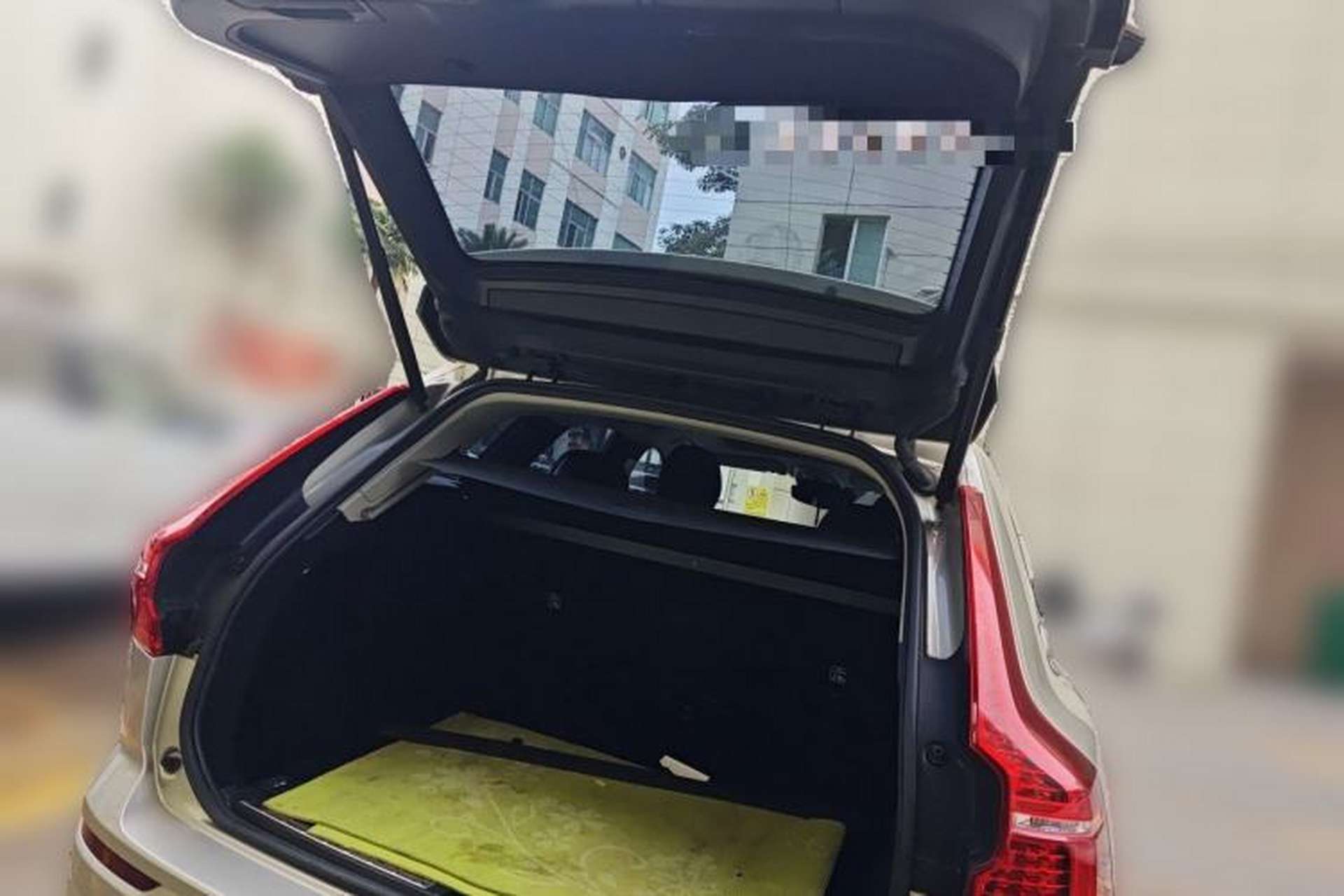 Used Volvo XC60 2019 T5 4x4 Smart Edition China V Standard Trunk