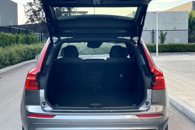 Used Volvo XC60 2019 T5 4x4 Zhiyuan Sport Edition China V Standard Trunk