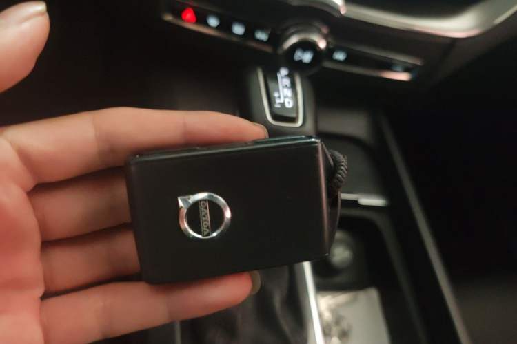 Used Volvo XC60 2019 T5 4x4 Smart Edition China VI Standard Vehicle Key