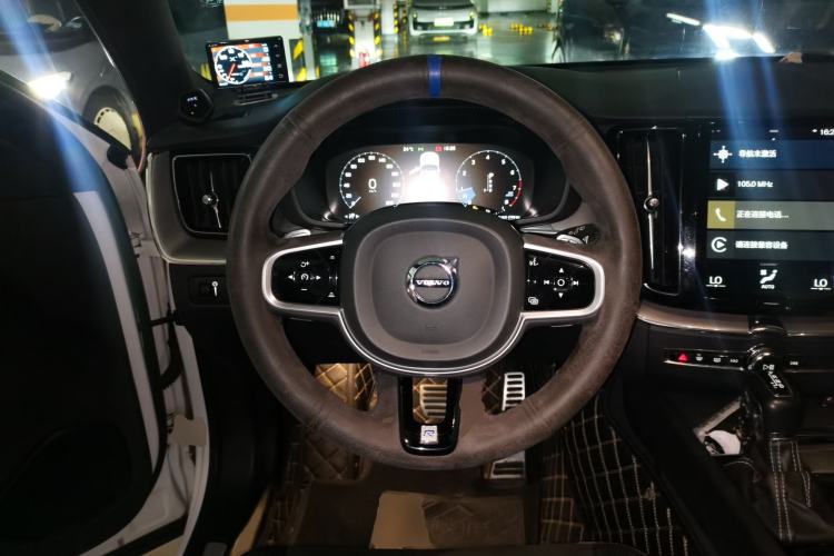 Used Volvo XC60 2019 T5 4x4 Smart & Dynamic Sport Edition China VI Standard Steering Wheel