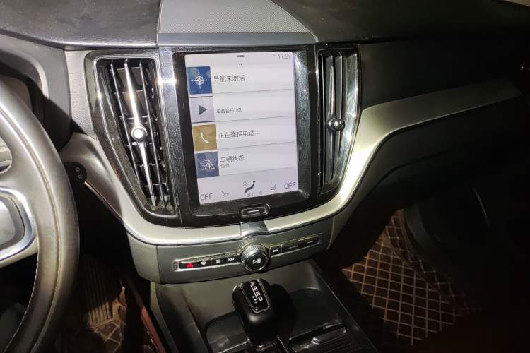 Used Volvo XC60 2019 T5 4x4 Smart Edition China V Standard Audio And AC Panel