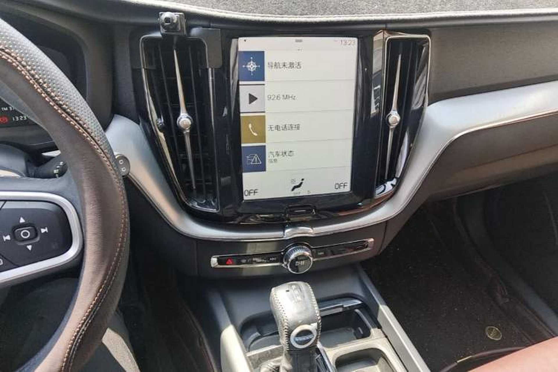 Used Volvo XC60 2019 T5 4x4 Smart Edition China V Standard Audio And AC Panel