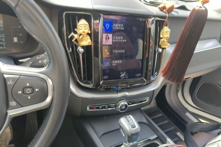 Used Volvo XC60 2019 T5 4x4 Smart Edition China V Standard Audio And AC Panel