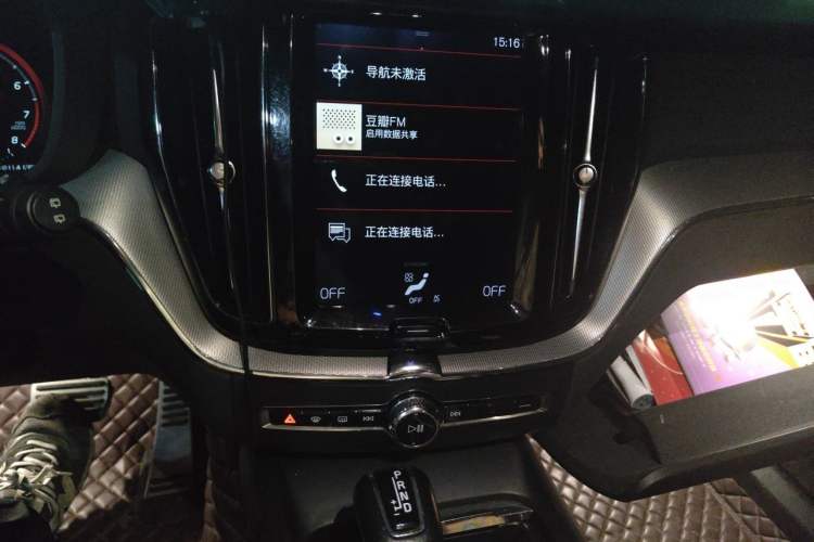 Used Volvo XC60 2019 T5 4x4 Smart & Dynamic Sport Edition China VI Standard Audio And AC Panel