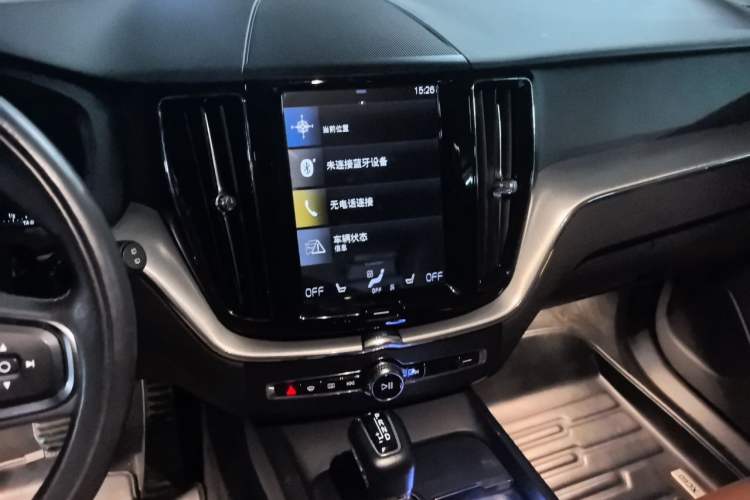 Used Volvo XC60 2019 T5 4x4 Zhiyuan Edition China VI Standard Audio And AC Panel