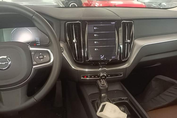 Used Volvo XC60 2019 T5 4x4 Smart Edition China VI Standard Audio And AC Panel