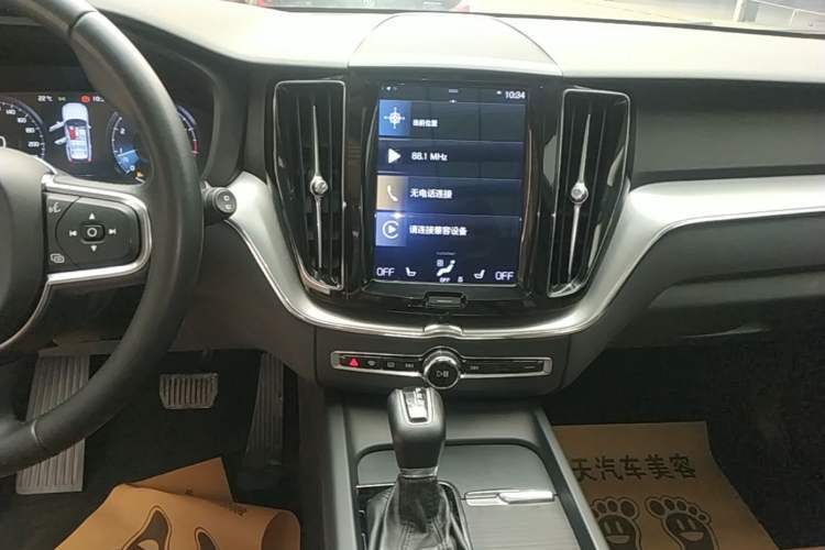 Used Volvo XC60 2019 T5 4x4 Zhiyuan Edition China VI Standard Audio And AC Panel