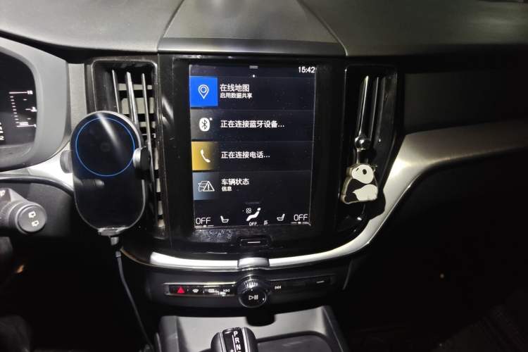 Used Volvo XC60 2019 T5 4x4 Smart Edition China VI Standard Audio And AC Panel