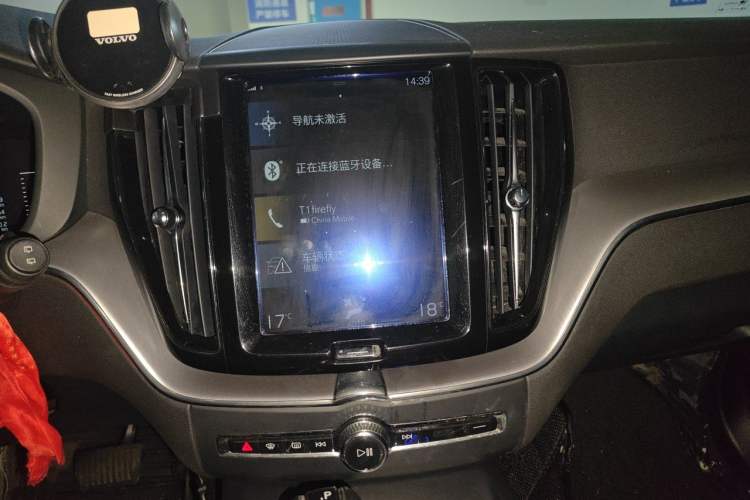 Used Volvo XC60 2019 T5 4x4 Smart Edition China V Standard Audio And AC Panel