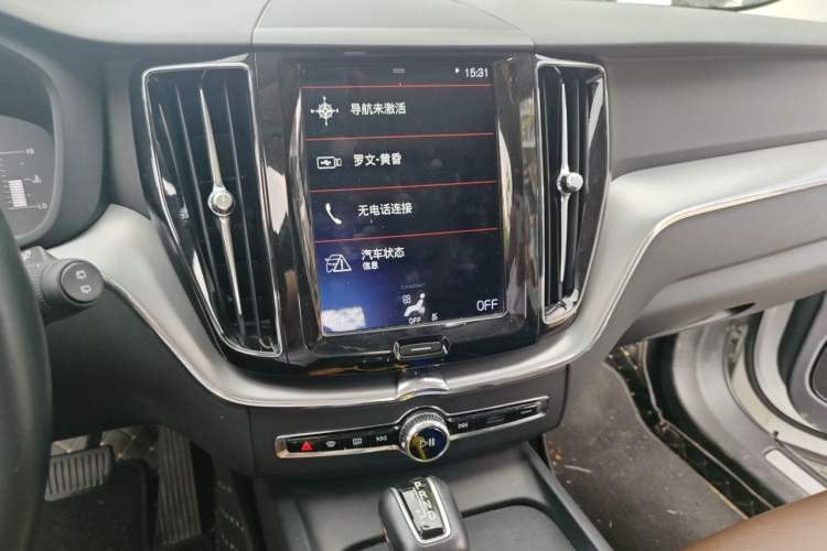 Used Volvo XC60 2019 T5 4x4 Smart Edition China V Standard Audio And AC Panel
