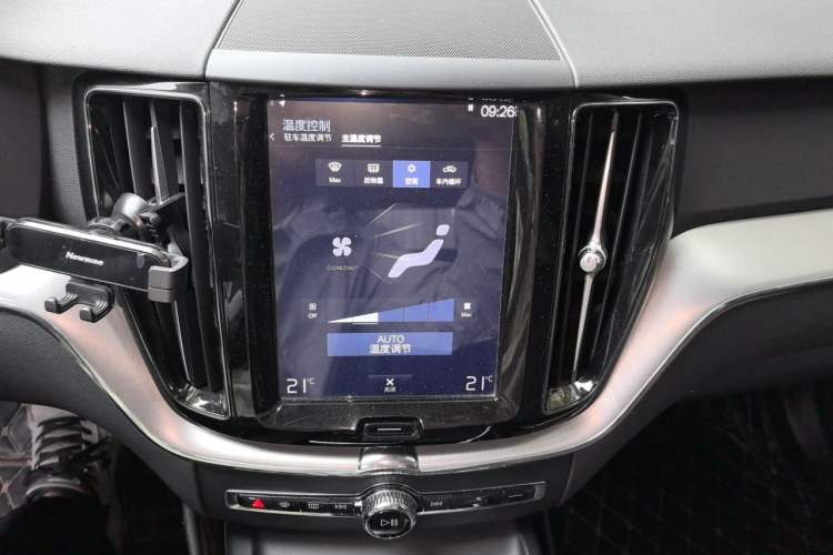 Used Volvo XC60 2019 T5 4x4 Smart Edition China V Standard Audio And AC Panel