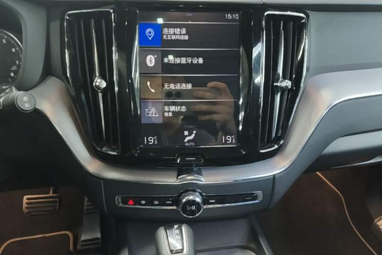 Used Volvo XC60 2019 T5 4x4 Zhiyuan Sport Edition China V Standard Audio And AC Panel