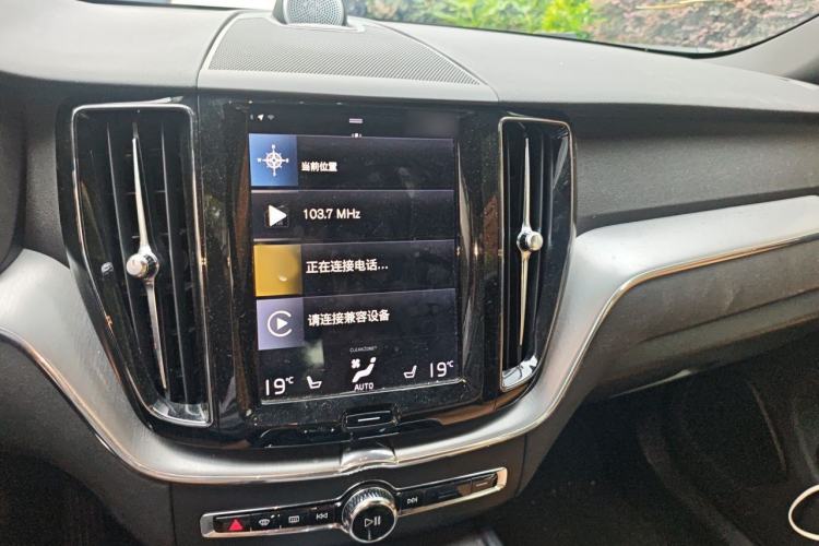Used Volvo XC60 2019 T5 4x4 Smart Edition China V Standard Audio And AC Panel