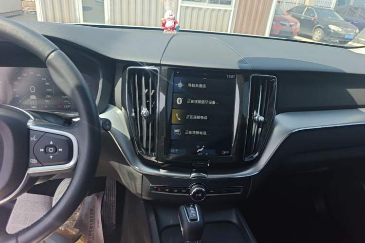 Used Volvo XC60 2019 T4 Zhiyi Edition China V Standard Audio And AC Panel