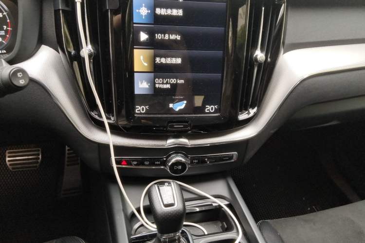 Used Volvo XC60 2019 T5 4x4 Smart & Dynamic Sport Edition China VI Standard Audio And AC Panel