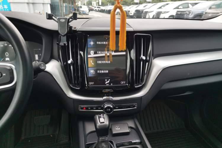 Used Volvo XC60 2019 T4 Zhiyi Edition China V Standard Audio And AC Panel