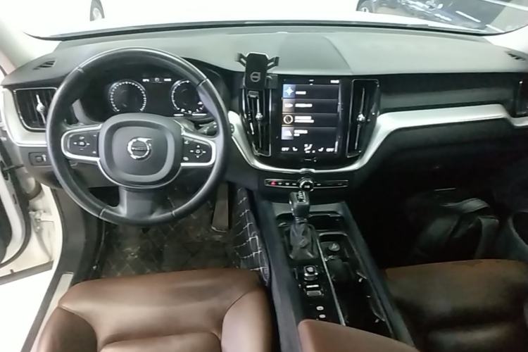 Used Volvo XC60 2019 T5 4x4 Smart Edition China V Standard Center Console