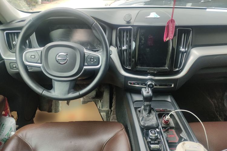 Used Volvo XC60 2019 T5 4x4 Smart Edition China V Standard Center Console
