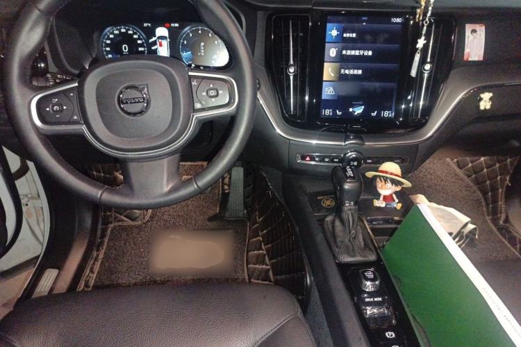 Used Volvo XC60 2019 T5 4x4 Smart Edition China V Standard Center Console