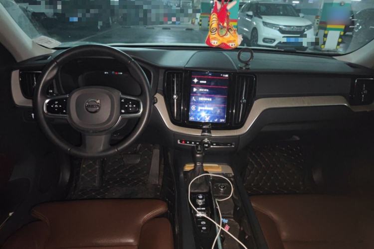 Used Volvo XC60 2019 T5 4x4 Smart Edition China V Standard Center Console