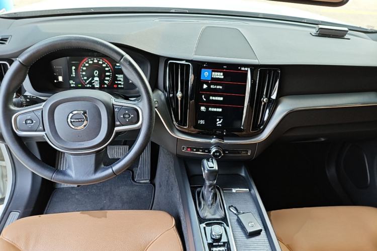 Used Volvo XC60 2019 T5 4x4 Smart Edition China V Standard Center Console