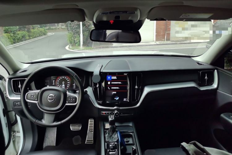 Used Volvo XC60 2019 T5 4x4 Smart Edition China V Standard Center Console