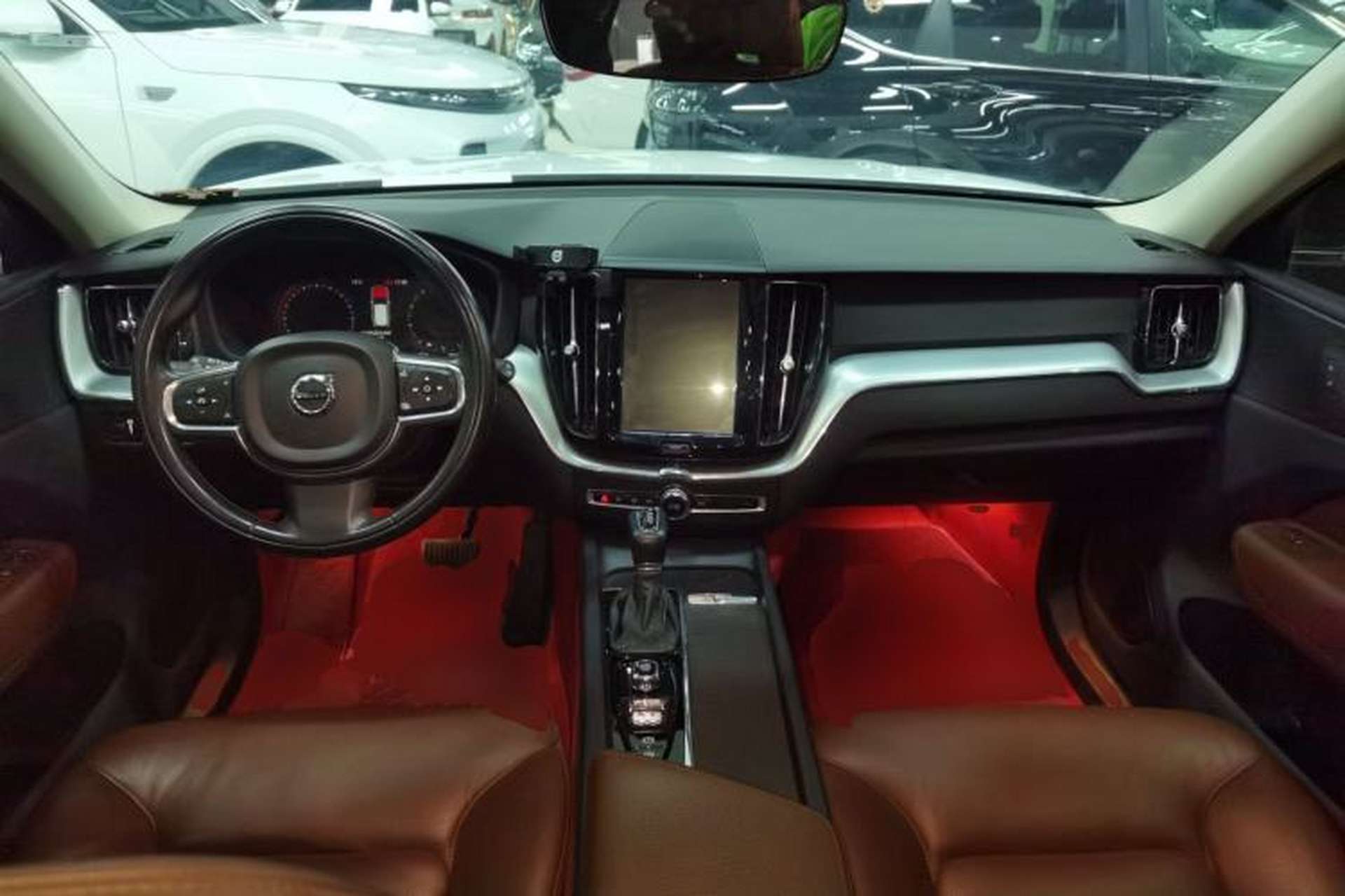 Used Volvo XC60 2019 T5 4x4 Zhiyuan Edition China VI Standard Center Console