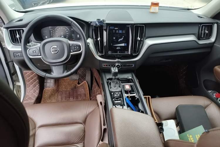 Used Volvo XC60 2019 T5 4x4 Smart Edition China V Standard Center Console
