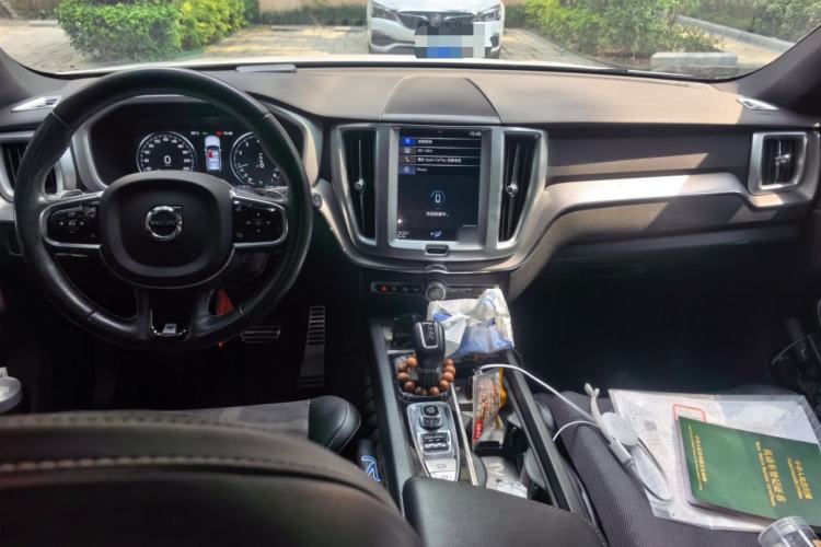 Used Volvo XC60 2019 T5 4x4 Zhiyuan Sport Edition China V Standard Center Console